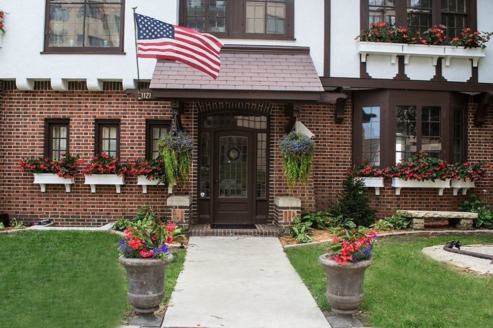 Lochnaiar Inn Racine Exterior photo